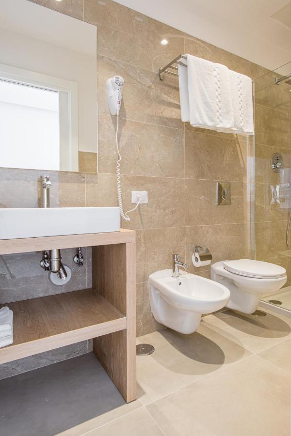 Lux Caracciolo Bed & Breakfast Naples Exterior photo