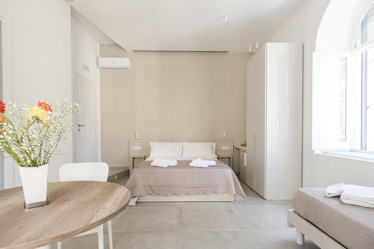Lux Caracciolo Bed & Breakfast Naples Exterior photo
