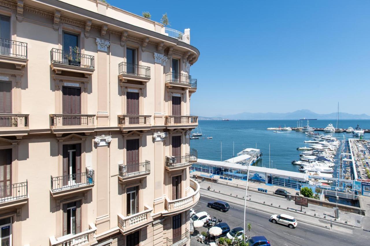 Lux Caracciolo Bed & Breakfast Naples Exterior photo